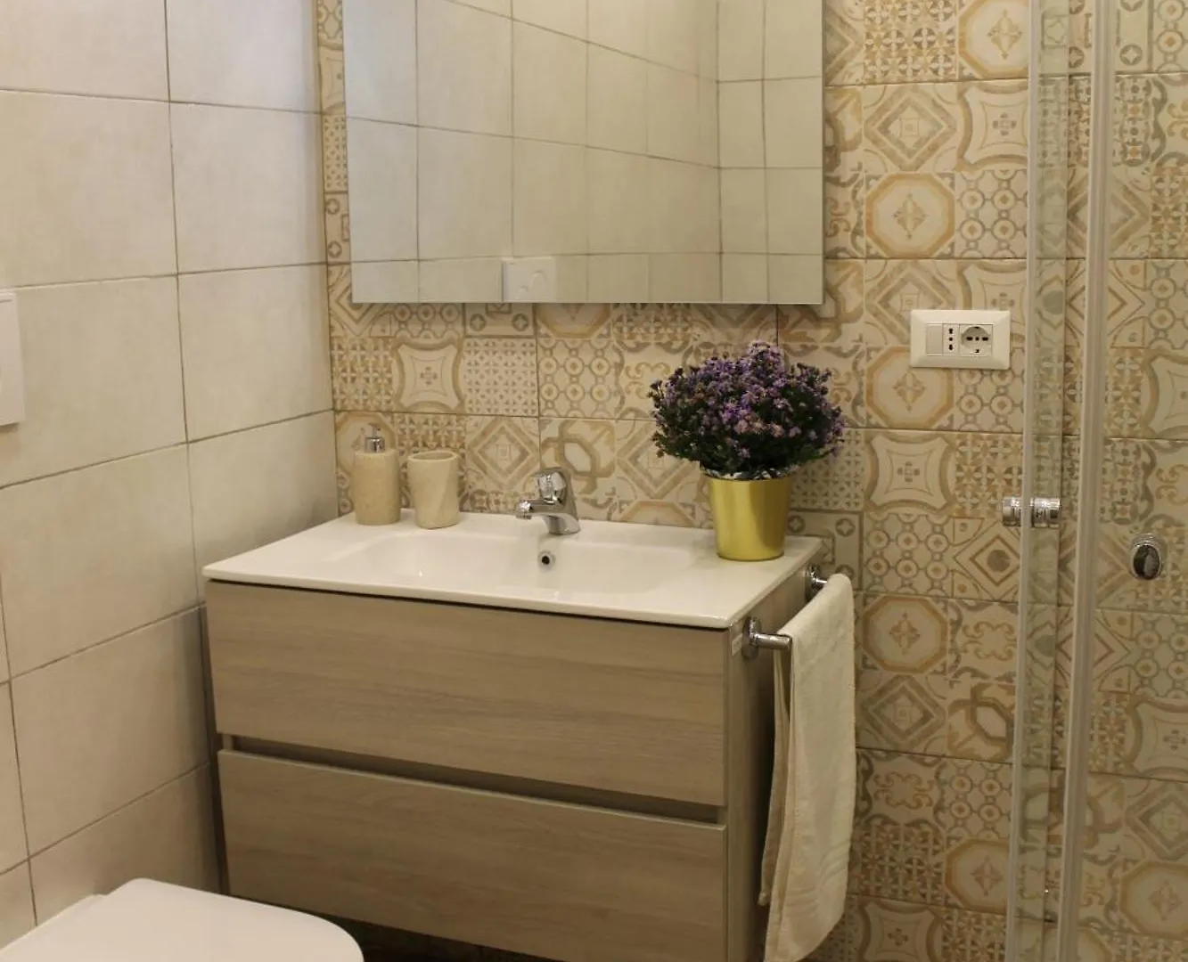 Guest House Esty Rom 3*,