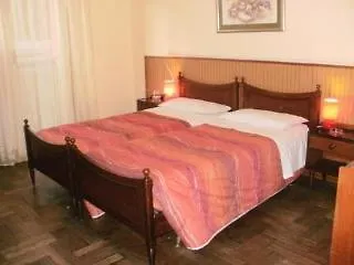 Guest House Esty Rom
